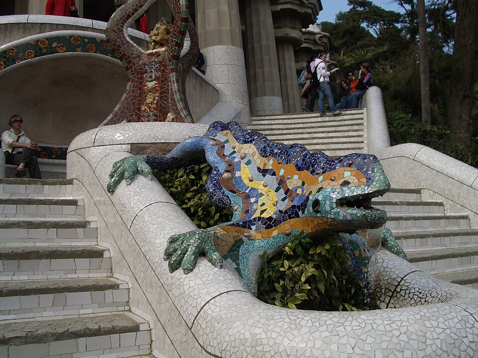 高迪建築馬賽克風格—Park Güell 蜥蜴